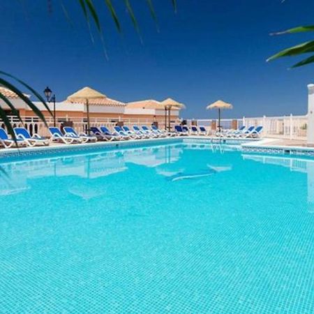 Paradise Court Адехе Екстериор снимка