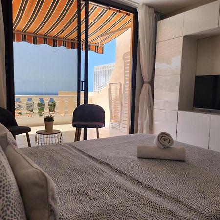 Paradise Court Адехе Екстериор снимка
