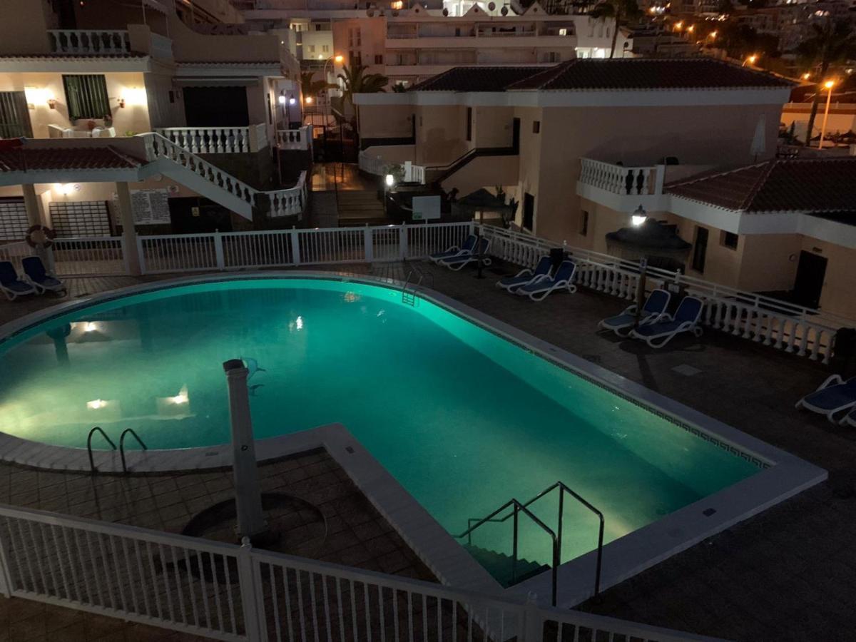 Paradise Court Адехе Екстериор снимка