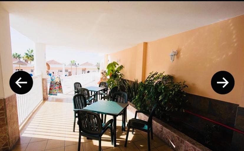 Paradise Court Адехе Екстериор снимка